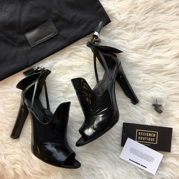 Alexander Wang Shoes - Alexander Wang Patent Agnete Pumps SZ 37 Black
